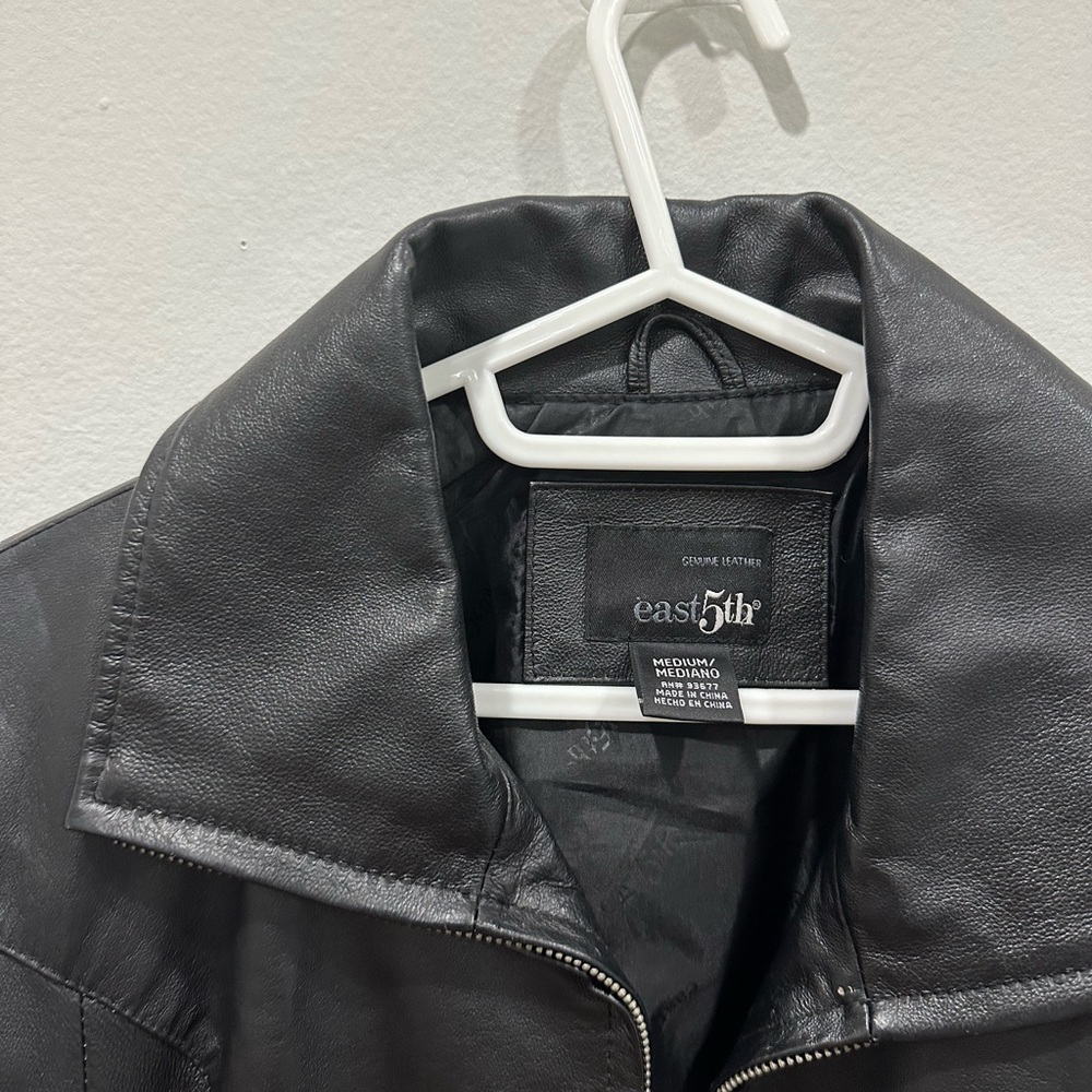 leather jacket - Picture 2 of 3